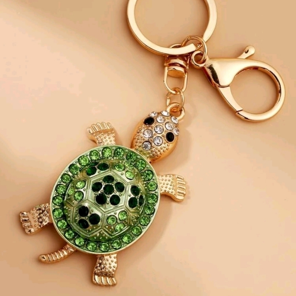 🐢🔹️ Rhinestone decor sea turtle bag charm keychain ✨️🐢 - Picture 2 of 3